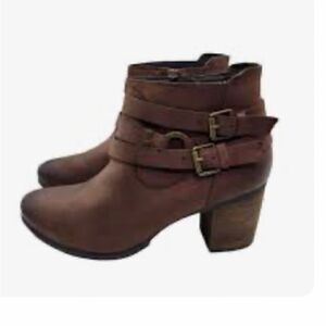 Josef Seibel Brown Leather Booties with Buckle Detail size 40 or 9.5
